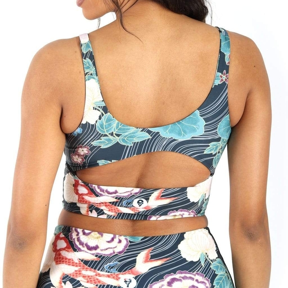 NWOT Yoga Democracy Limitless Sports Bra in Clever Koi - Picture 2 of 7